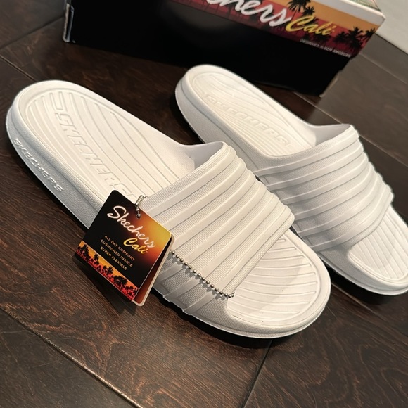 Skechers Cali Slides in white NIB 8 - Picture 2 of 7